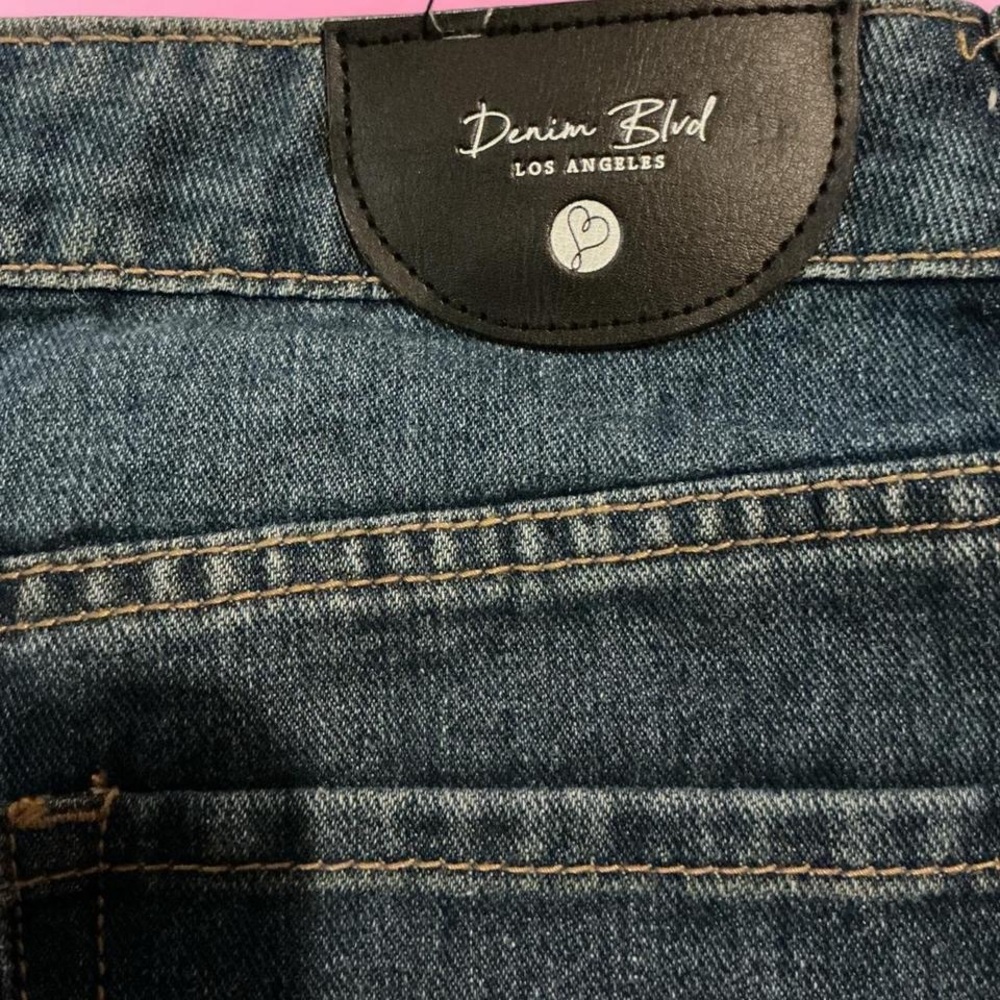 Pearl-Embellished Distressed Blue Jean Shorts - Picture 5 of 5